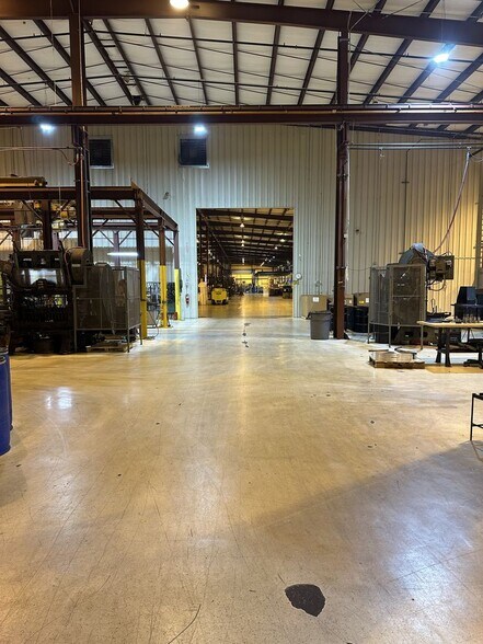 More Photos Of 3001 Tamarack Rd, Owensboro Distribution For Lease