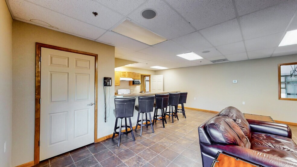 More Photos Of 5740 Boeing Dr, Loveland Warehouse For Sale