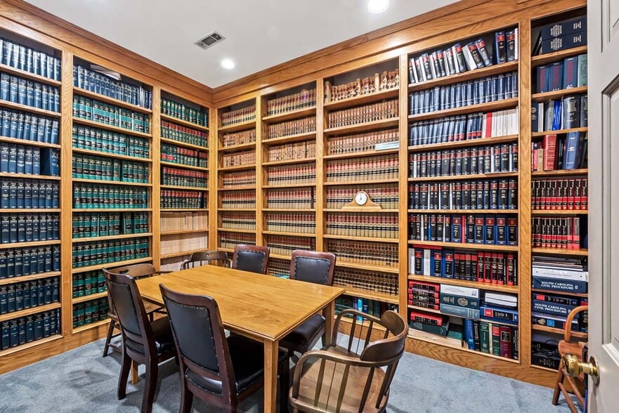 More Photos Of 11 Broad St, Charleston Office Residential For Lease