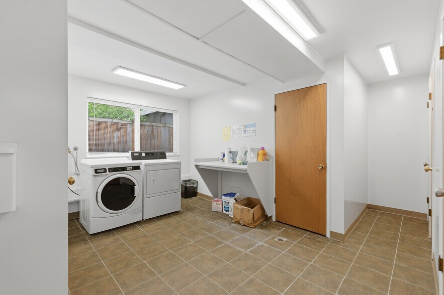 More Photos Of 5816 14th Ave NW, Seattle Apartments For Sale