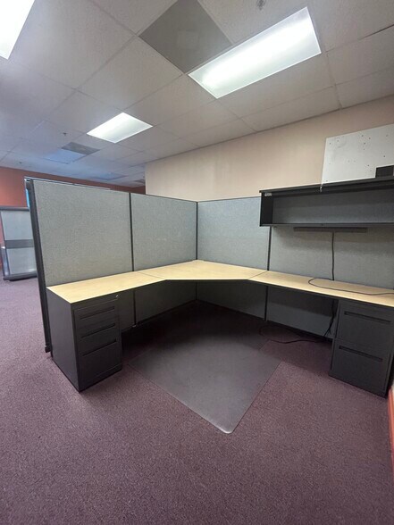 More Photos Of 28294-28310 Constellation Rd, Valencia Light Distribution For Sale