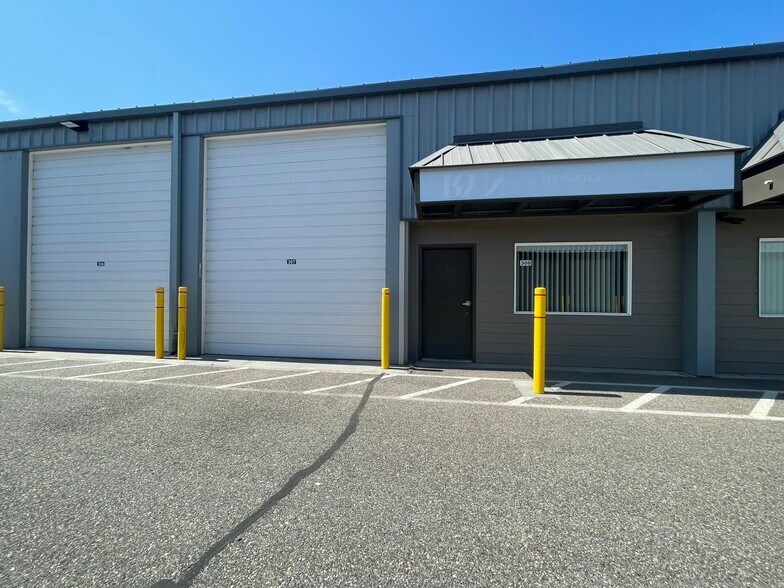 More Photos Of 6223 W Deschutes Ave, Kennewick Flex For Lease