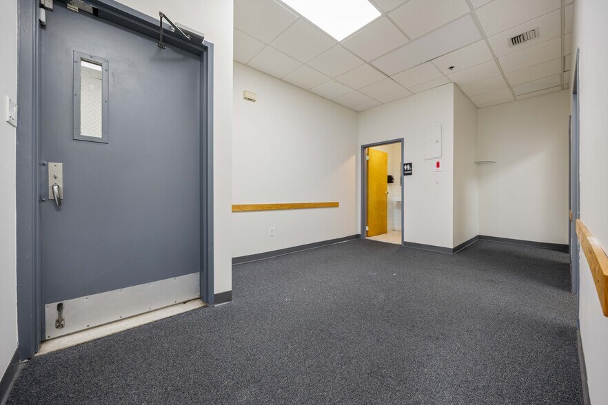 More Photos Of 200-12 44th Ave, Bayside Office For Lease