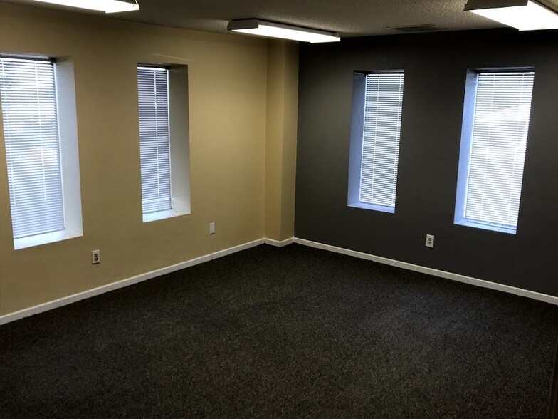 More Photos Of 3768 Norwood Dr, Littleton Warehouse For Lease