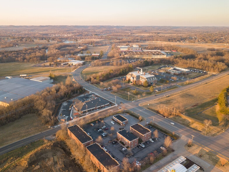 More Photos Of 180 N Belvedere Dr, Gallatin Office Residential For Lease