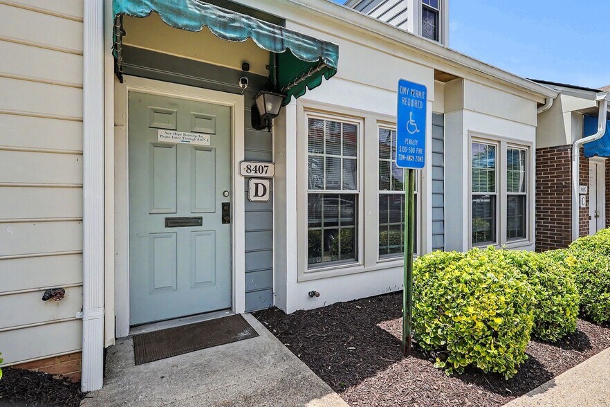 More Photos Of 8407 Richmond Hwy, Alexandria Storefront For Sale