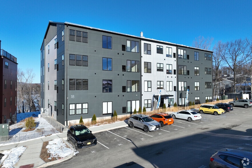 More Photos Of 18-30 Edgewater Pl, Beacon Apartments For Sale