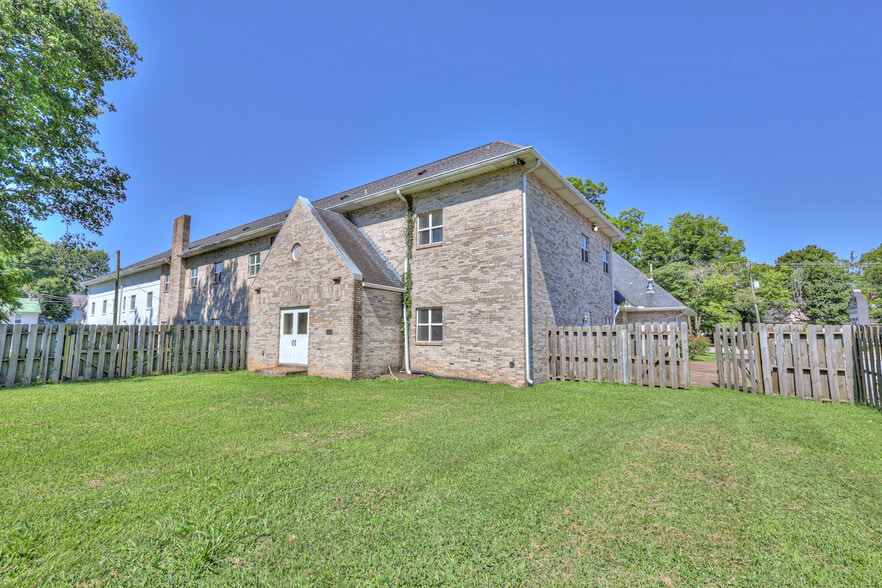 More Photos Of 228 S Military Ave, Lawrenceburg Religious Facility For Sale