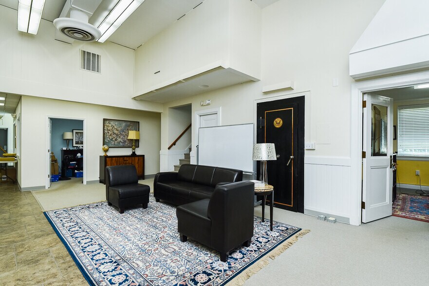 More Photos Of 128 W Harden St, Graham Freestanding For Sale