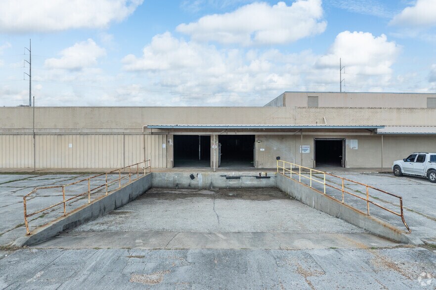 More Photos Of 3835 Gulfway Dr, Port Arthur Warehouse For Lease