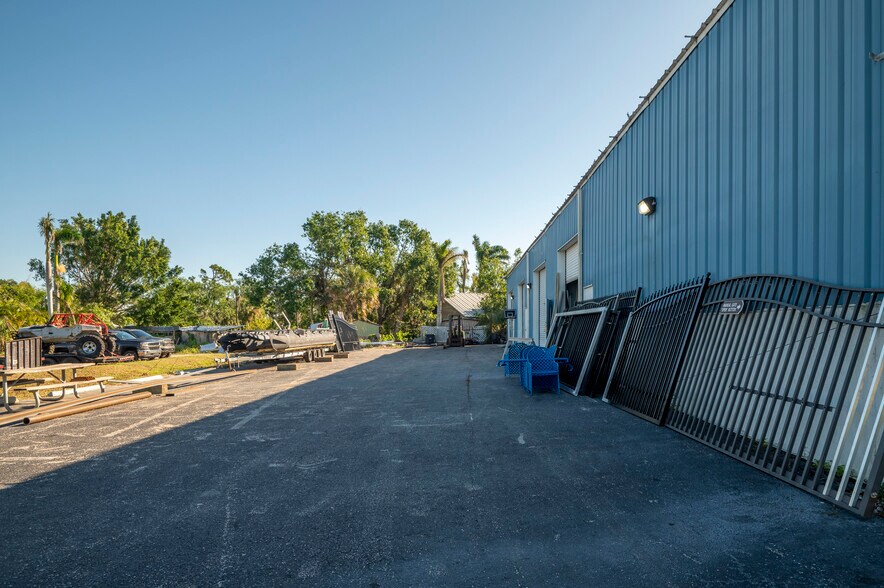 More Photos Of 610 Charlotte St, Punta Gorda Light Manufacturing For Sale