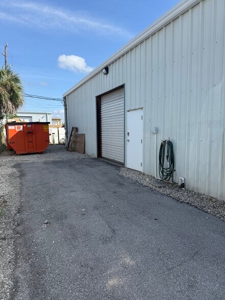 More Photos Of 5790 Washington St, Naples Manufacturing For Lease