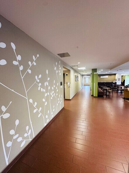 More Photos Of 4450 Rhea County Hwy, Dayton Hotel For Sale