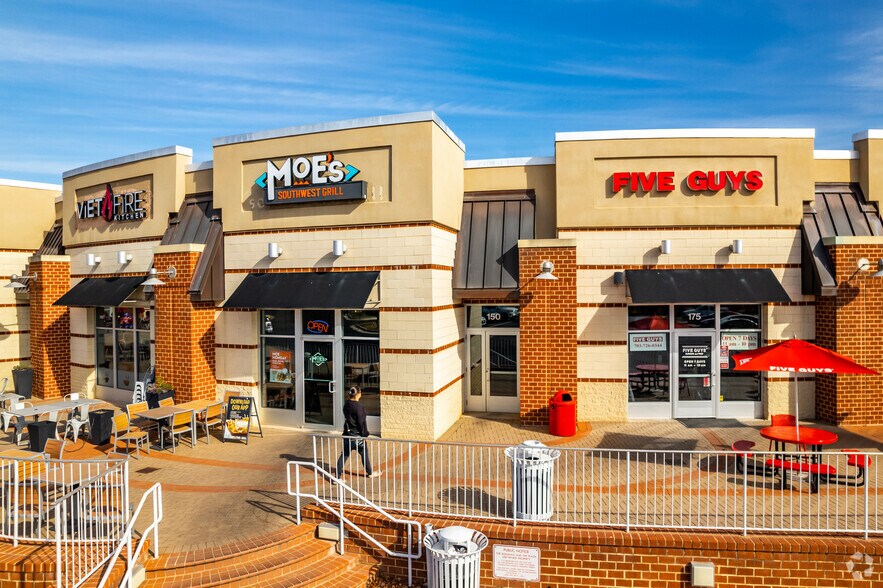 More Photos Of 44630 Waxpool Rd, Ashburn Unknown For Lease