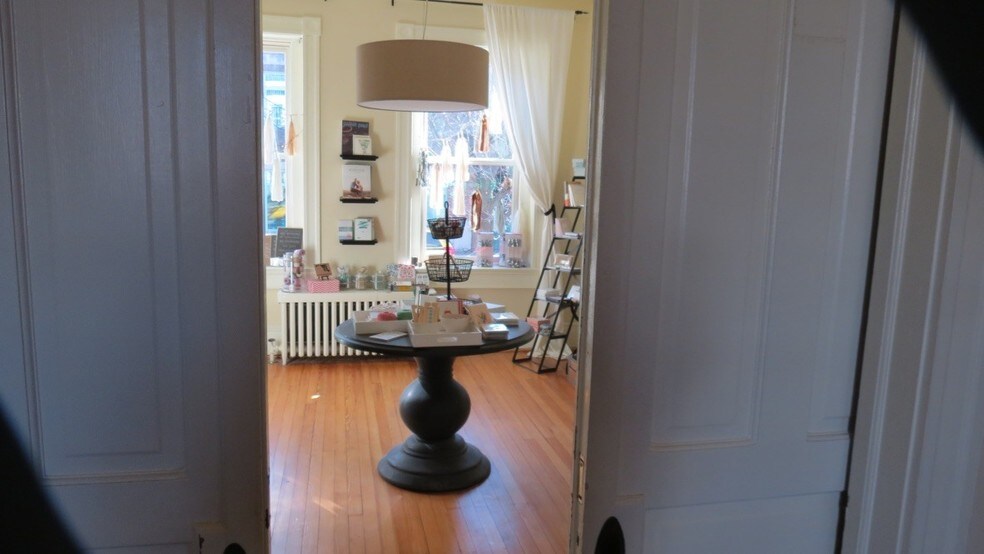 More Photos Of 1511 King St, Alexandria Office Residential For Lease