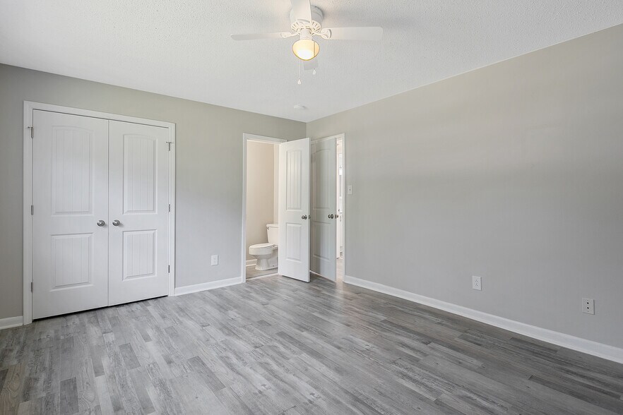 More Photos Of 817 Ridge Rd, Fayetteville Apartments For Sale