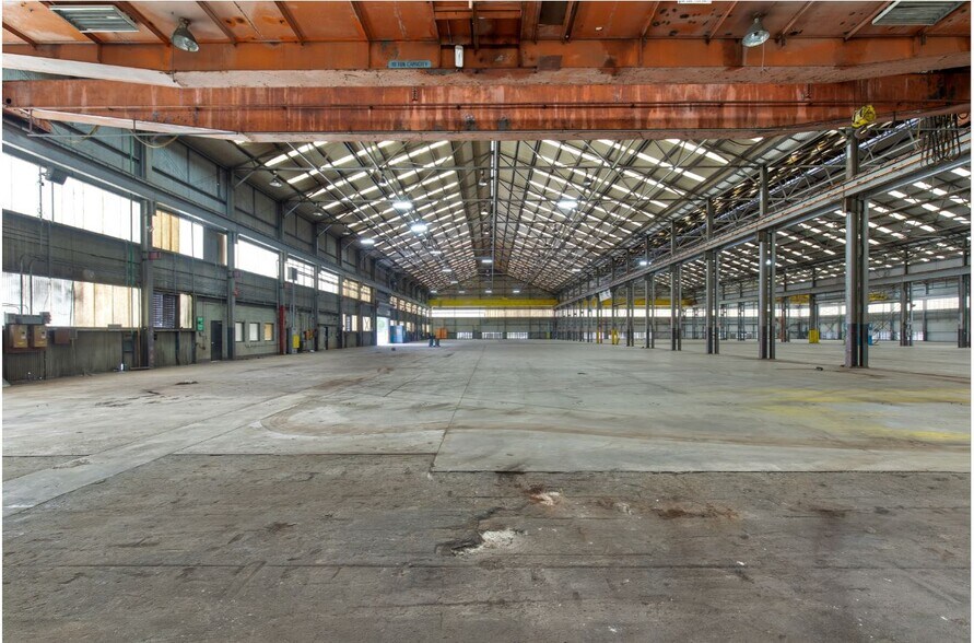 More Photos Of 5311 Clinton Dr, Houston Warehouse For Lease
