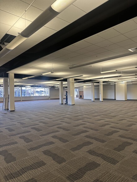 More Photos Of 815 14th St SW, Loveland Light Distribution For Lease