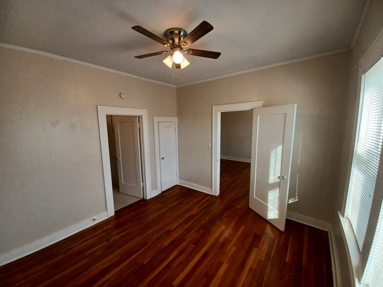More Photos Of 127 W Magnolia Ave, San Antonio Apartments For Sale