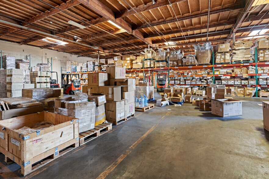 More Photos Of 1920 S Augusta Ct, Ontario Warehouse For Lease