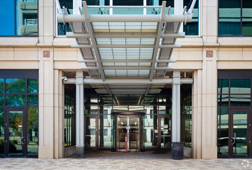 More Photos Of 2000 S Colorado Blvd, Denver Office For Lease