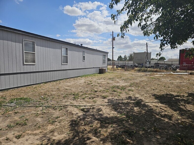 More Photos Of 11010 W Joan Dr, Odessa Warehouse For Sale