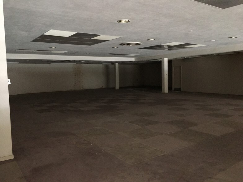 More Photos Of 619 Milam St, Shreveport Storefront For Sale