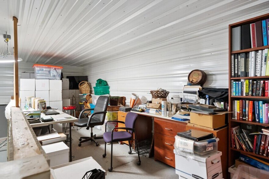 More Photos Of 9090 M-68, Alanson Storefront For Sale