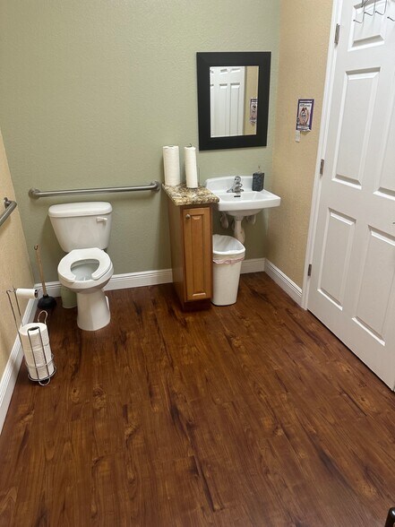 More Photos Of 5105-5239 Manatee Ave, Bradenton General Retail For Sale