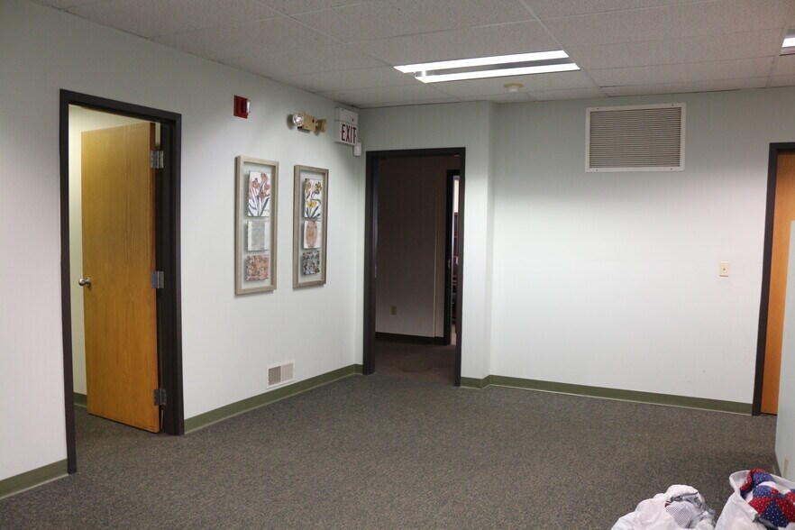 More Photos Of 801 S Durkin Dr, Springfield Office For Sale