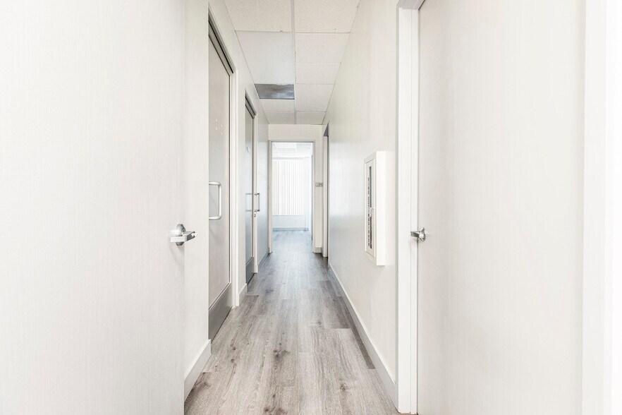 More Photos Of 350 W Arden Ave, Glendale Office For Lease