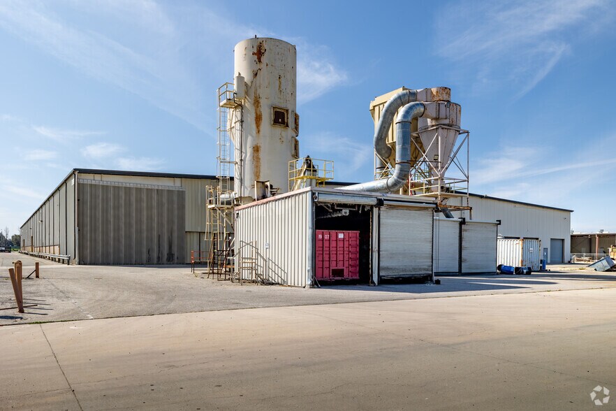 More Photos Of 3407 N Perris Blvd, Perris Manufacturing For Lease