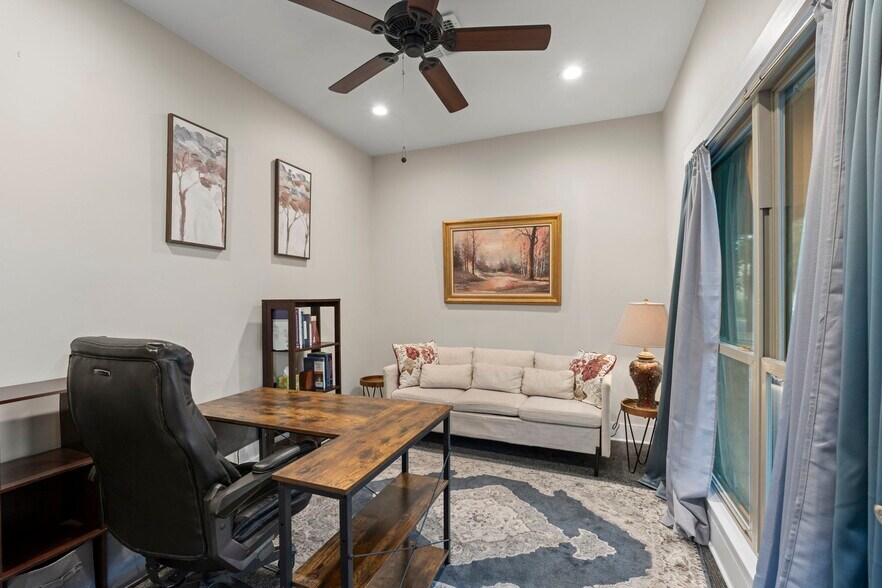 More Photos Of 9518 Tioga Dr, San Antonio Office For Sale