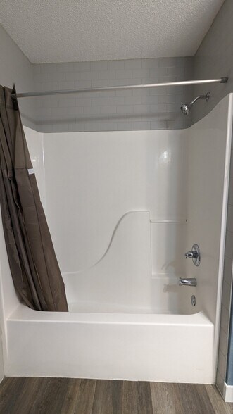 More Photos Of 1955 1st Ave N, Windom Hotel For Sale