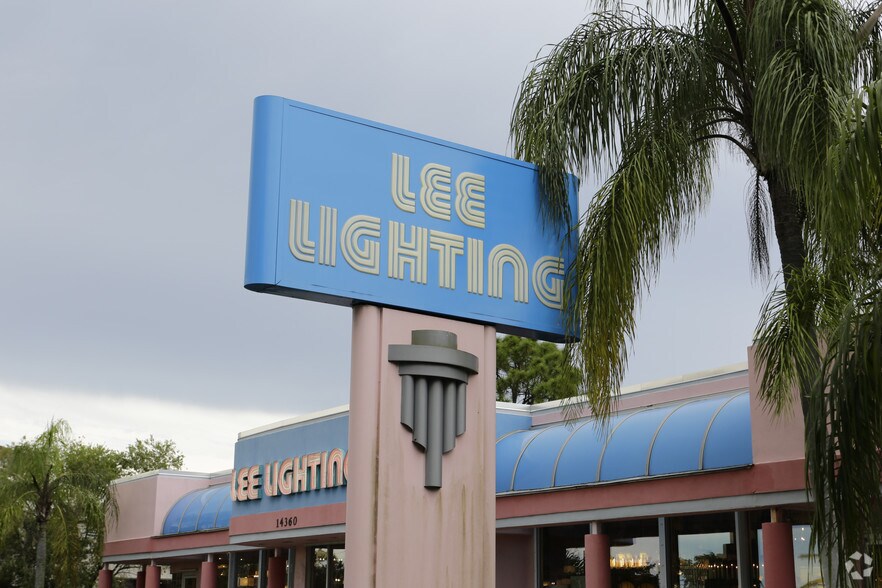 More Photos Of 14360 S Tamiami Trl, Fort Myers Flex For Sale