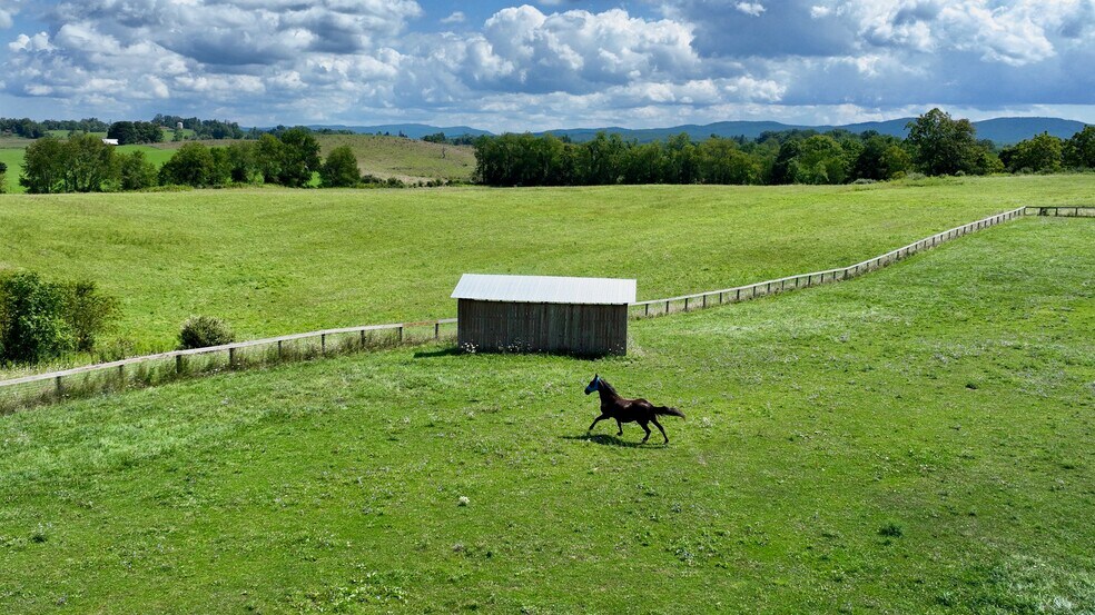 More Photos Of 3476 Fairview Rd, Lewisburg Specialty For Sale