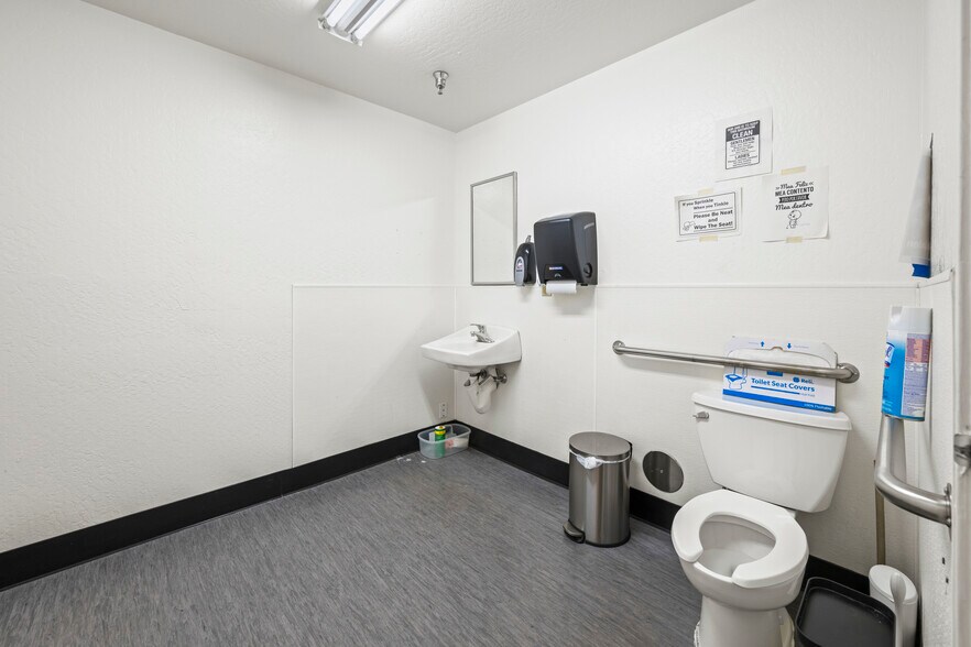 More Photos Of 945 Spice Islands Dr, Sparks Warehouse For Lease