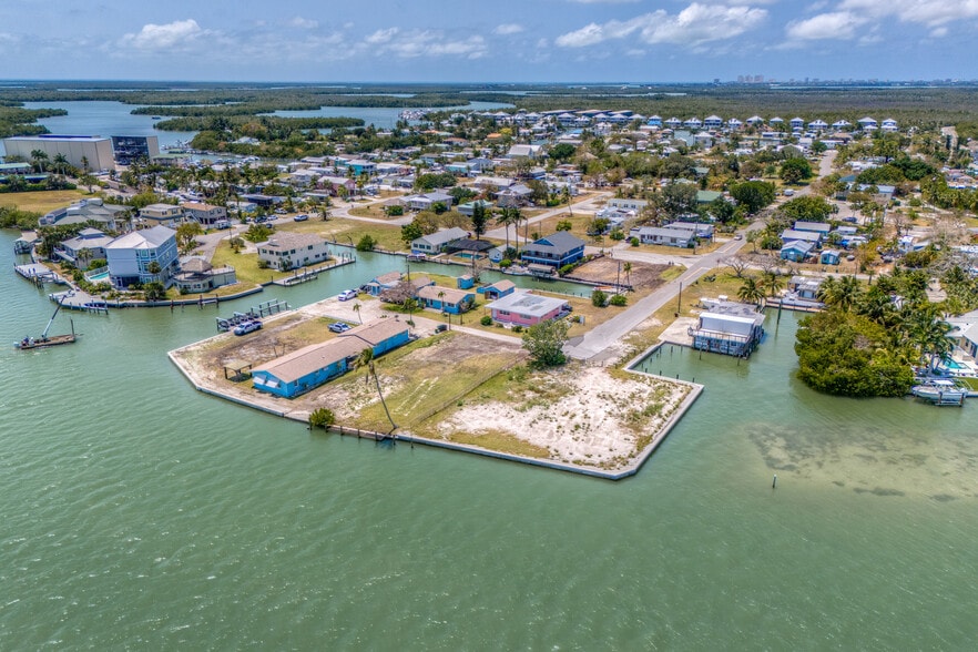 More Photos Of 301-305 Pear Tree Ave & 107, 108, 109, 110, 111 East Ct., Goodland Land For Sale