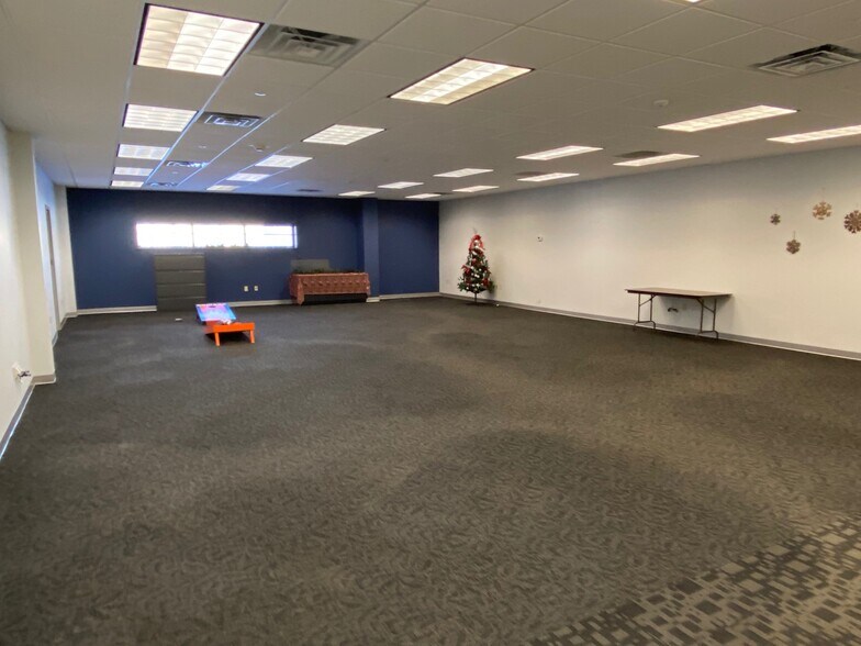 More Photos Of 1710 Leer Dr, Elkhart Office For Lease