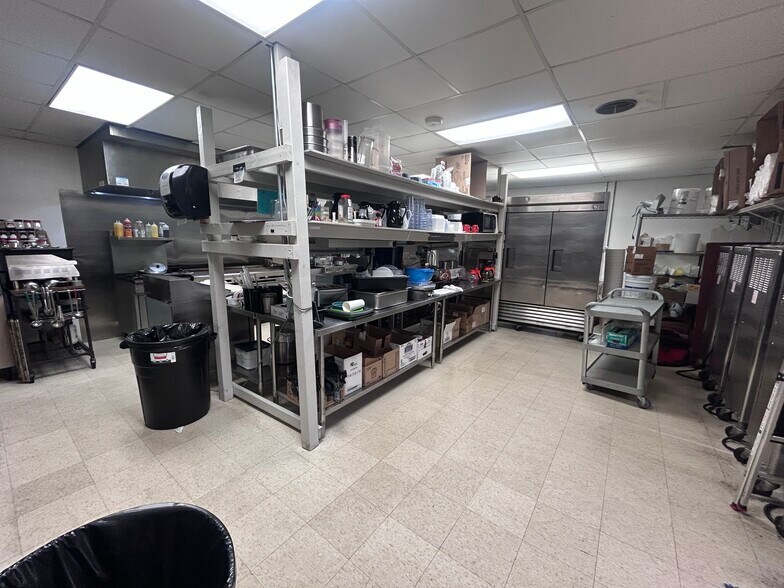 More Photos Of 615 N Main St, Mitchell General Retail For Sale