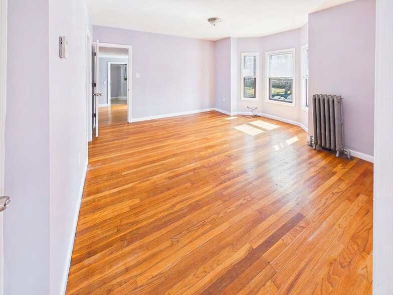 More Photos Of , Hyde Park Unknown For Sale