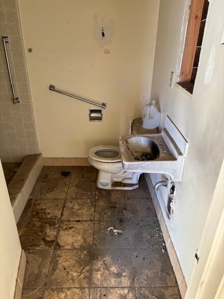 More Photos Of 61850-61872 Chollita Rd, Joshua Tree Assisted Living For Sale