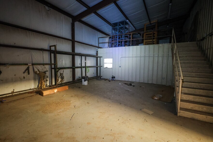 More Photos Of 2617 US Highway 79 N, Carthage Industrial For Sale