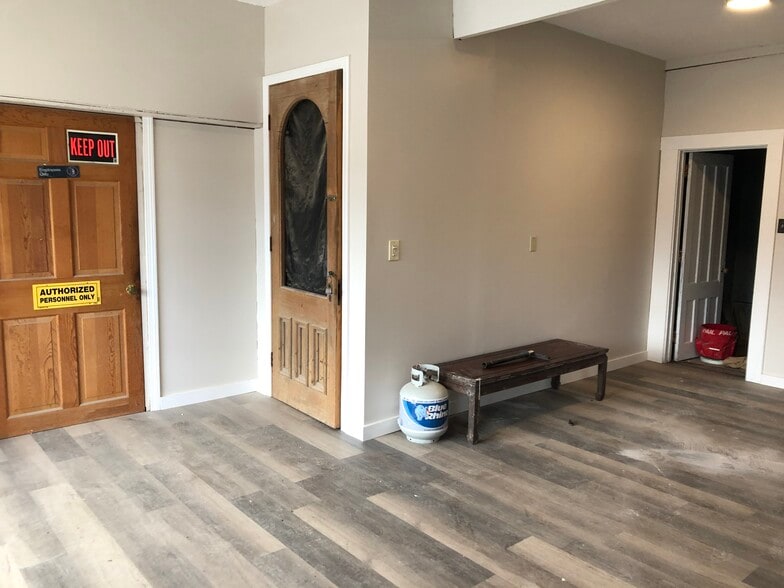 More Photos Of 8 Migeon Ave, Torrington Auto Repair For Sale