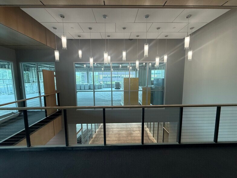 More Photos Of 51 Dunham Rd, Beverly Office For Lease