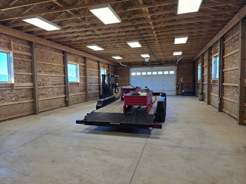 More Photos Of 3933 Monitor Rd, Bay City Office For Sale