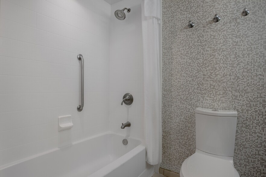 More Photos Of 14060 Emerald Coast Pkwy, Destin Hotel For Sale