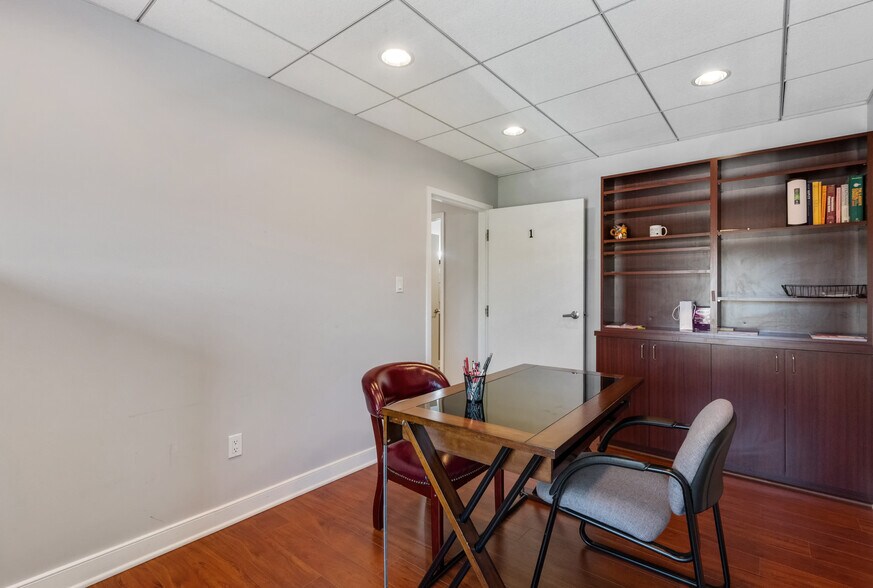 More Photos Of 14904 Richmond Hwy, Woodbridge Medical For Sale