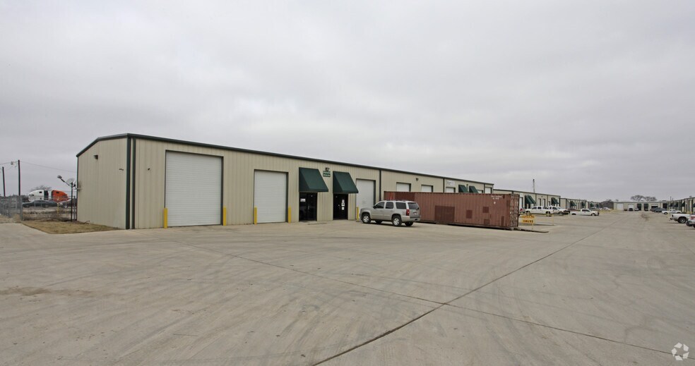 Primary Photo Of 1150 Blue Mound Rd W, Haslet Flex For Lease