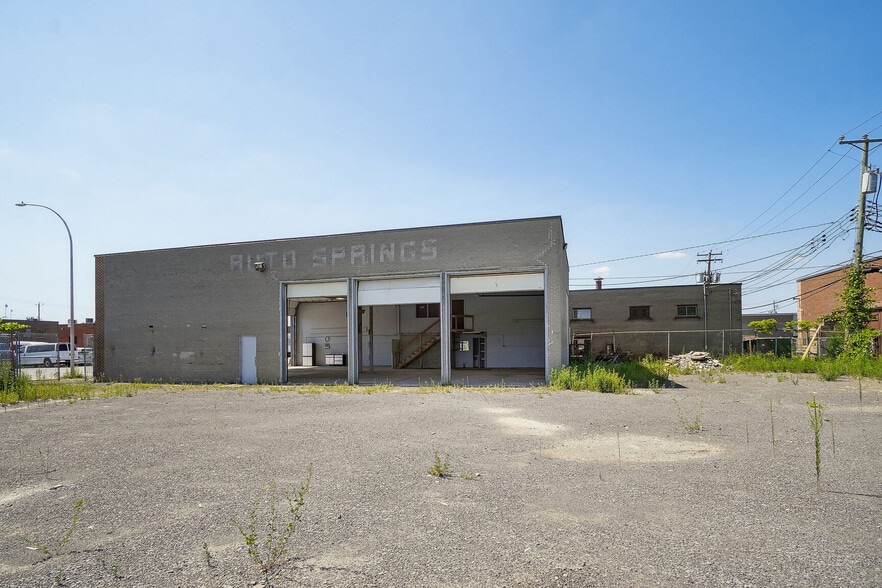More Photos Of 6794-6798 Pl Pascal-Gagnon, Montréal Warehouse For Sale